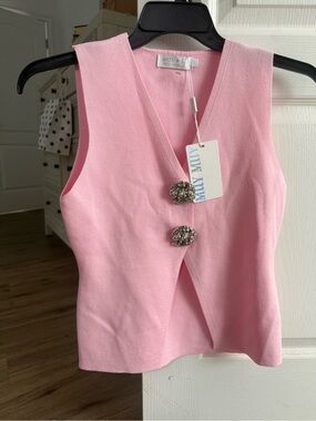 Milly Pink Sleeveless V-Neck Knit Camisole with Decorative Silver Buttons